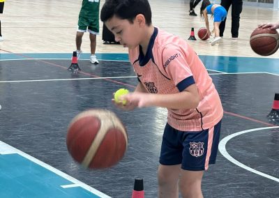 محاضرة تثقيفية للأطفال المتعايشين مع السكري ضمن برنامج نادي الأطفال